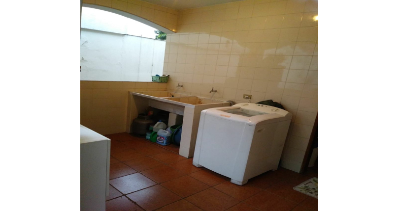 Casa Térrea Isolada Estilosa á venda no Jardim Marisa na Rua José Soeiro de Vaz