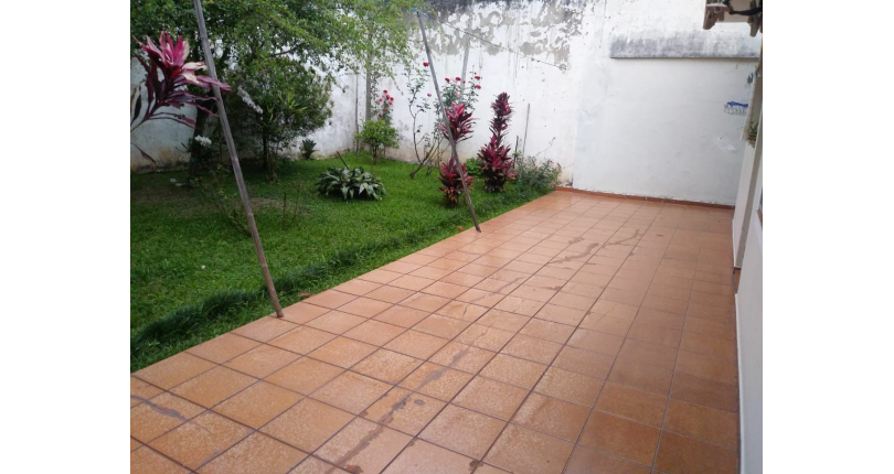 Casa Térrea Isolada Estilosa á venda no Jardim Marisa na Rua José Soeiro de Vaz