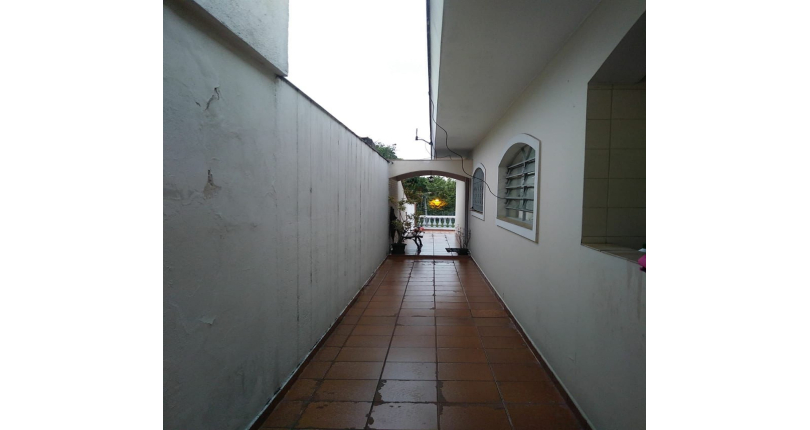 Casa Térrea Isolada Estilosa á venda no Jardim Marisa na Rua José Soeiro de Vaz