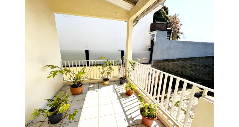 Casa à venda Rua Adele Zarzur, Jardim São José (Zona Norte) - Imóveis à Venda