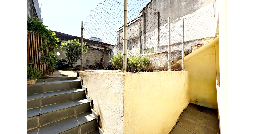 Casa à venda Rua Adele Zarzur, Jardim São José (Zona Norte) - Imóveis à Venda