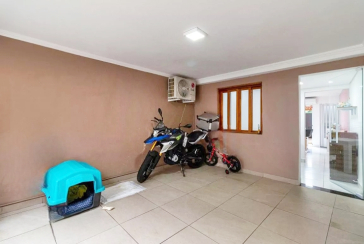 Belo Sobrado à venda no Parque Maria Domitila na Rua José Teodoro Vieira 