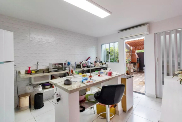 Belo Sobrado à venda no Parque Maria Domitila na Rua José Teodoro Vieira 