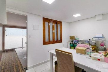 Belo Sobrado à venda no Parque Maria Domitila na Rua José Teodoro Vieira 