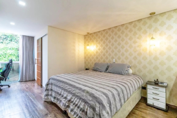 Belo Sobrado à venda no Parque Maria Domitila na Rua José Teodoro Vieira 