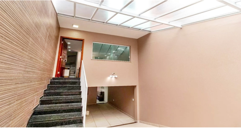 Belo Sobrado à venda no Parque Maria Domitila na Rua José Teodoro Vieira 