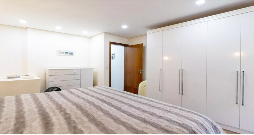 Belo Sobrado à venda no Parque Maria Domitila na Rua José Teodoro Vieira 