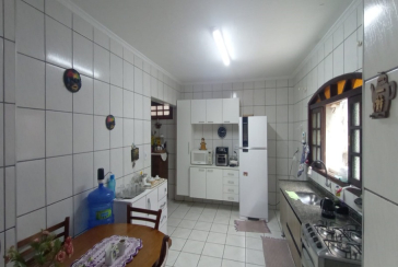 Casa assobradada à venda na Vila Guedes na Rua Maria Julieta Drummond de Andrade,