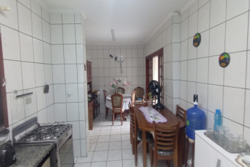 Casa assobradada à venda na Vila Guedes na Rua Maria Julieta Drummond de Andrade,