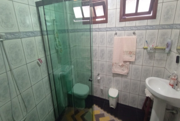 Casa assobradada à venda na Vila Guedes na Rua Maria Julieta Drummond de Andrade,