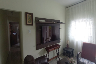 Casa assobradada à venda na Vila Guedes na Rua Maria Julieta Drummond de Andrade,