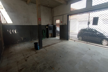 Casa assobradada à venda na Vila Guedes na Rua Maria Julieta Drummond de Andrade,