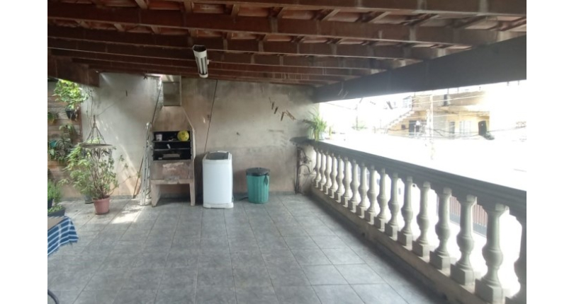 Casa assobradada à venda na Vila Guedes na Rua Maria Julieta Drummond de Andrade,