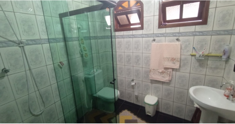 Casa assobradada à venda na Vila Guedes na Rua Maria Julieta Drummond de Andrade,