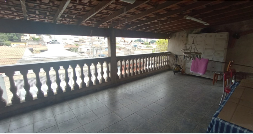 Casa assobradada à venda na Vila Guedes na Rua Maria Julieta Drummond de Andrade,