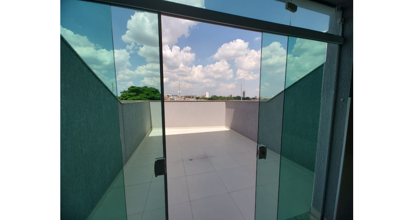 Sobrado novo à venda no Jardim São José (Zona Norte) na Rua Doutor João Toniolo 570