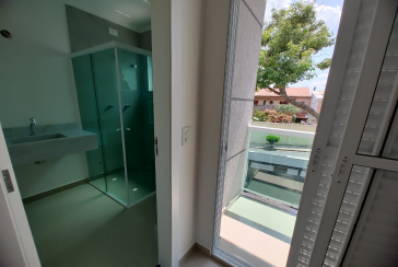 Sobrado novo à venda no Jardim São José (Zona Norte) na Rua Doutor João Toniolo 578,