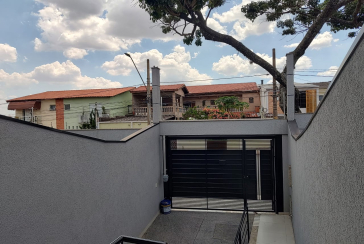 Sobrado novo à venda no Jardim São José (Zona Norte) na Rua Doutor João Toniolo 578,