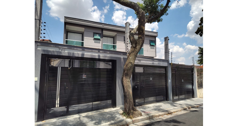 Sobrado novo à venda no Jardim São José (Zona Norte) na Rua Doutor João Toniolo 578,