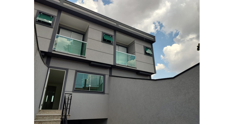 Sobrado novo à venda no Jardim São José (Zona Norte) na Rua Doutor João Toniolo 578,