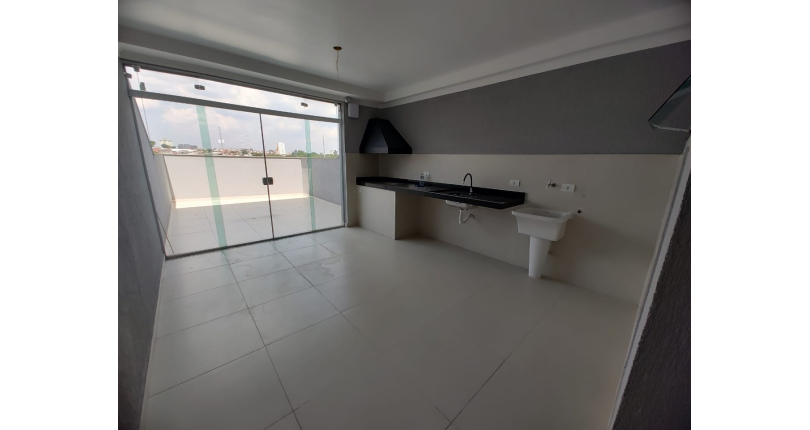 Sobrado novo à venda no Jardim São José (Zona Norte) na Rua Doutor João Toniolo 578,