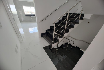 Sobrado novo à venda no Jardim São José (Zona Norte) na Rua Doutor João Toniolo 574