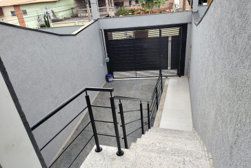 Sobrado novo à venda no Jardim São José (Zona Norte) na Rua Doutor João Toniolo 574