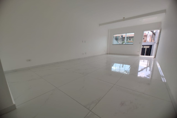 Sobrado novo à venda no Jardim São José (Zona Norte) na Rua Doutor João Toniolo 574