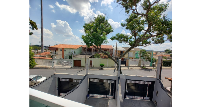 Sobrado novo à venda no Jardim São José (Zona Norte) na Rua Doutor João Toniolo 574