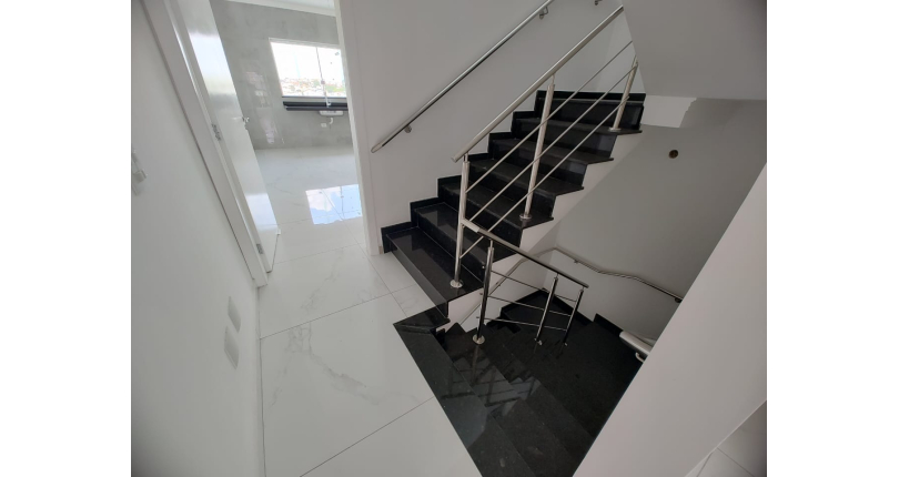 Sobrado novo à venda no Jardim São José (Zona Norte) na Rua Doutor João Toniolo 574