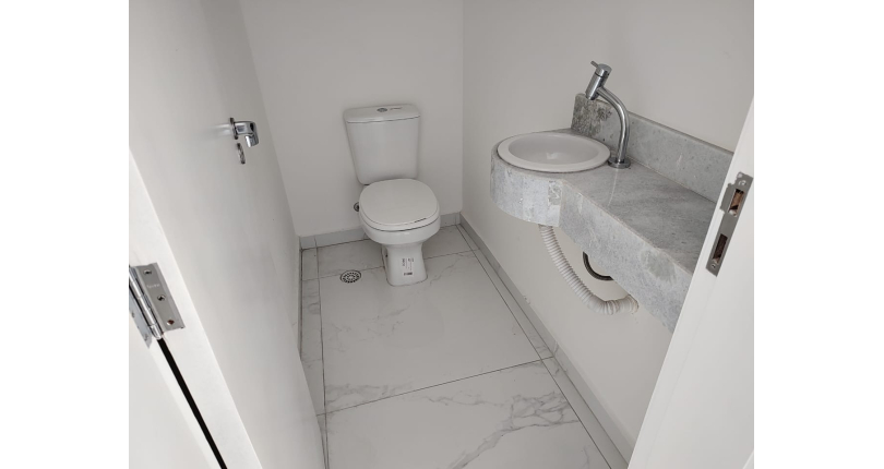 Sobrado novo à venda no Jardim São José (Zona Norte) na Rua Doutor João Toniolo 574