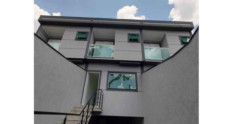 Sobrado novo à venda no Jardim São José (Zona Norte) na Rua Doutor João Toniolo 574