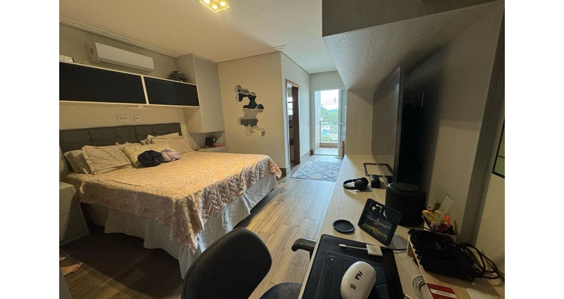 Sobrado à venda na Vila Comercial na Rua Banabuiú