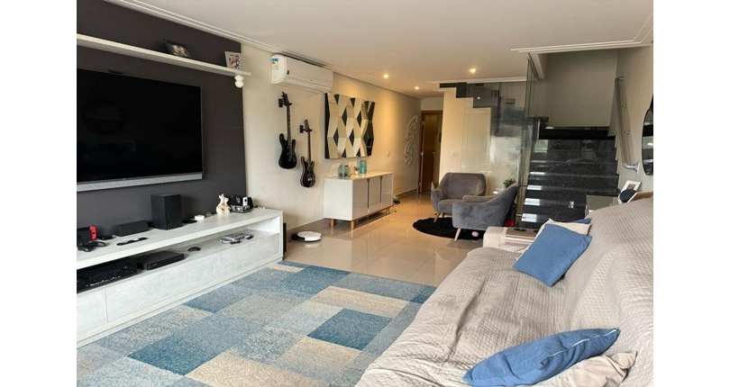 Sobrado à venda na Vila Comercial na Rua Banabuiú