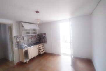 Sobrado à venda na Vila Guedes na Rua Itapixê,