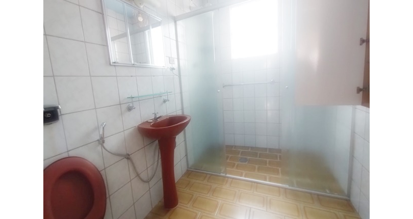 Sobrado à venda na Vila Guedes na Rua Itapixê,