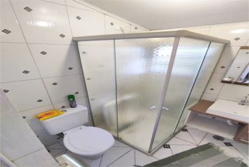  Sobrado à venda no Jardim Mutinga na Rua Belo Jardim