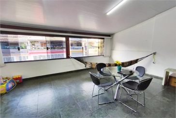  Sobrado à venda no Jardim Mutinga na Rua Belo Jardim