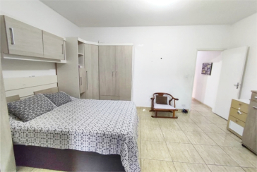  Sobrado à venda no Jardim Mutinga na Rua Belo Jardim