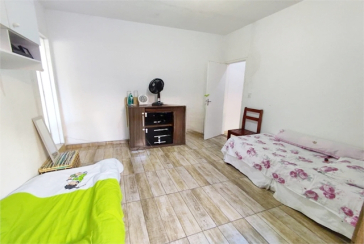  Sobrado à venda no Jardim Mutinga na Rua Belo Jardim