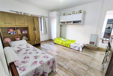  Sobrado à venda no Jardim Mutinga na Rua Belo Jardim