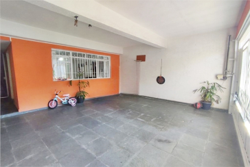  Sobrado à venda no Jardim Mutinga na Rua Belo Jardim