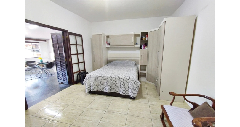  Sobrado à venda no Jardim Mutinga na Rua Belo Jardim