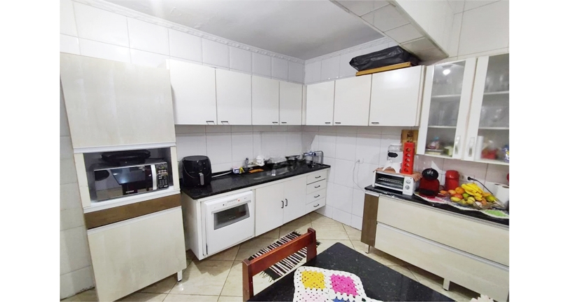  Sobrado à venda no Jardim Mutinga na Rua Belo Jardim