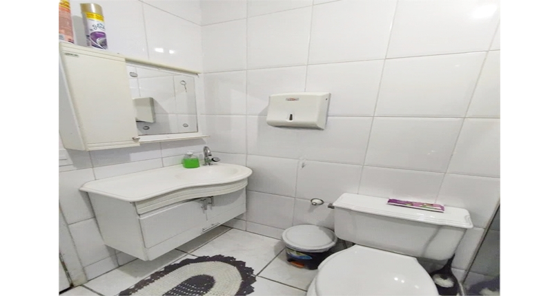  Sobrado à venda no Jardim Mutinga na Rua Belo Jardim