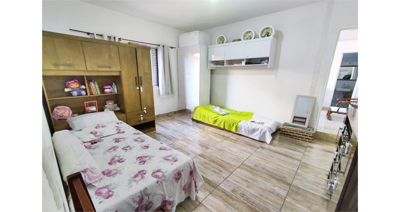  Sobrado à venda no Jardim Mutinga na Rua Belo Jardim