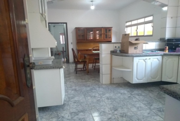 Sobrado à venda no Jardim Líbano na Rua Adalberto Kurt