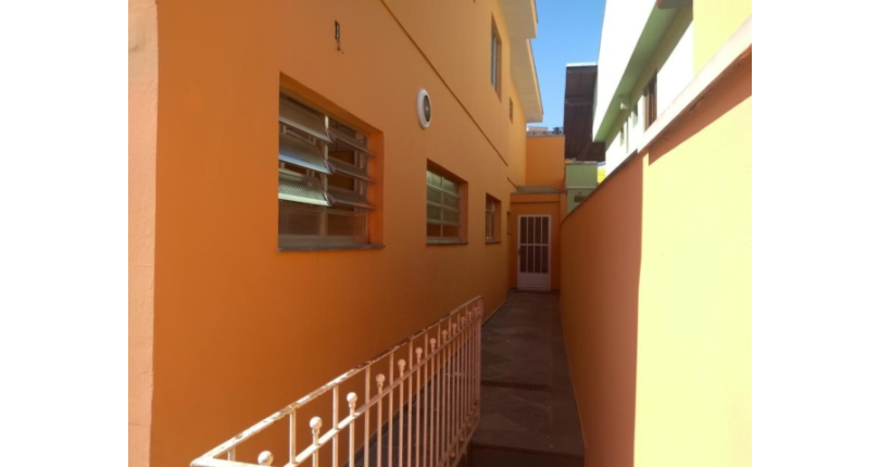 Sobrado à venda no Jardim Líbano na Rua Adalberto Kurt