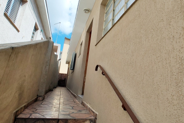 Casa assobradada à venda no Parque São Domingos na Rua Armando Martino