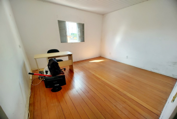 Casa assobradada à venda no Parque São Domingos na Rua Armando Martino